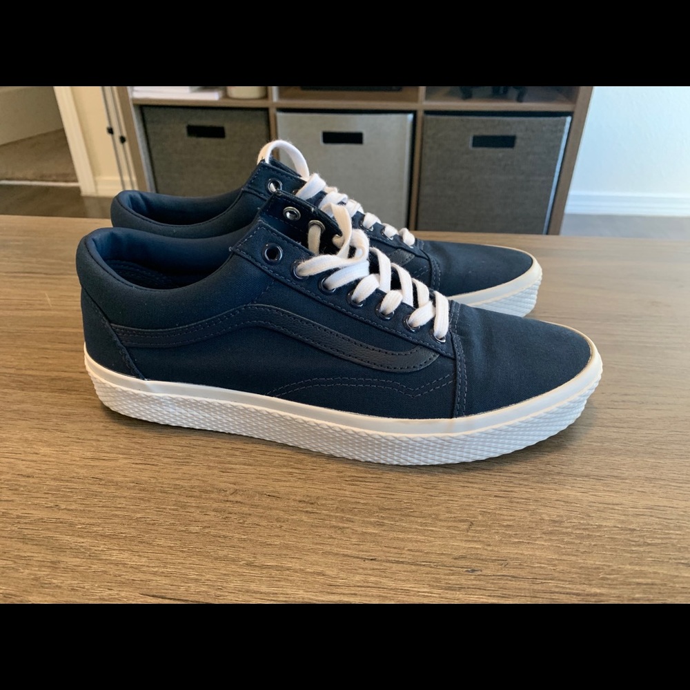 Vans Old Skool (Size 9)